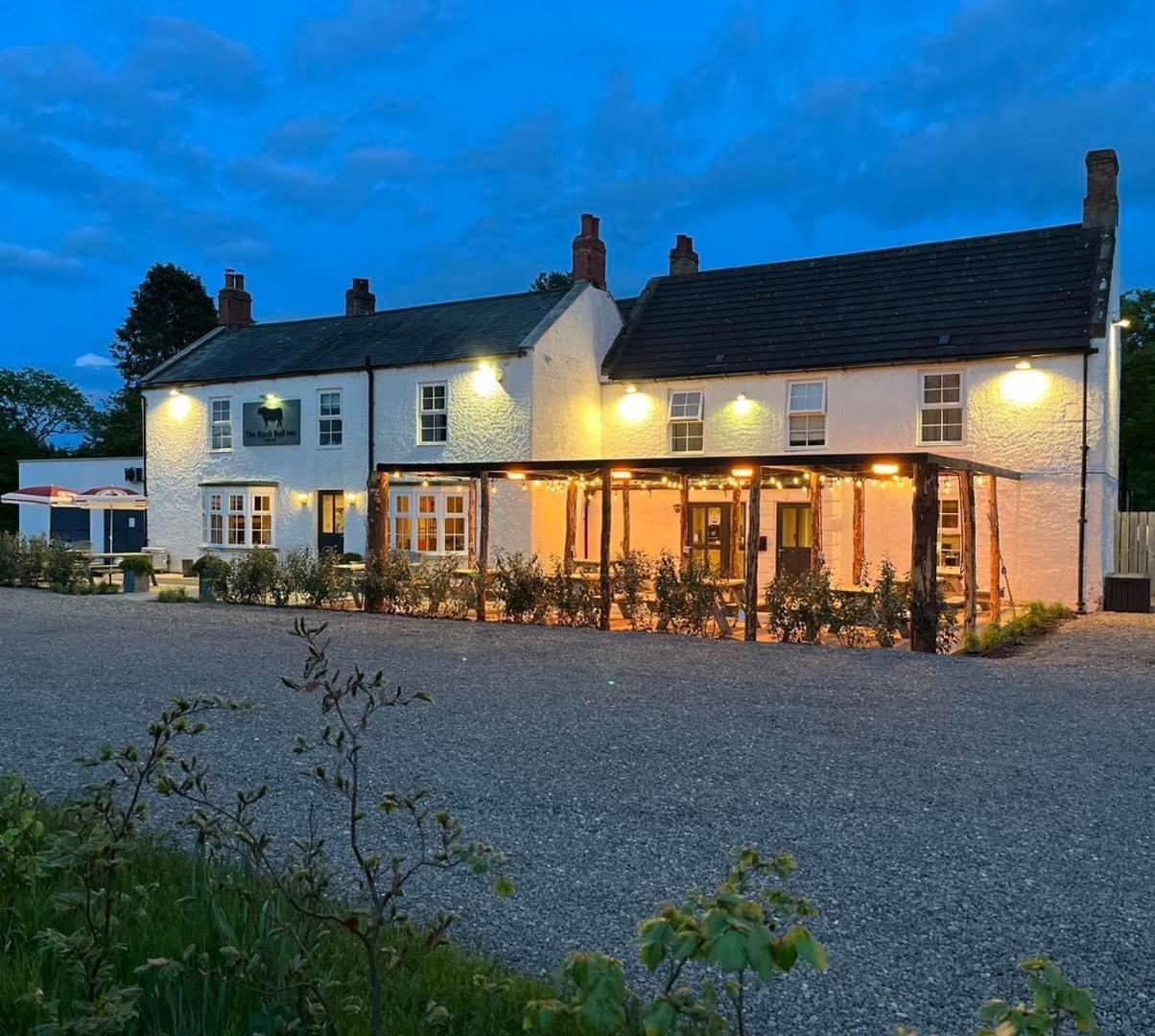 Lowick  The Black Bull Inn מראה חיצוני תמונה